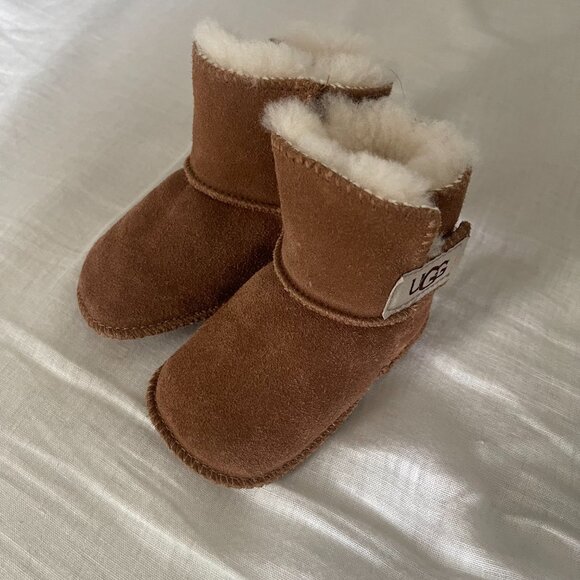 UGG Erin Boot Baby in Chestnut - Picture 3 of 5